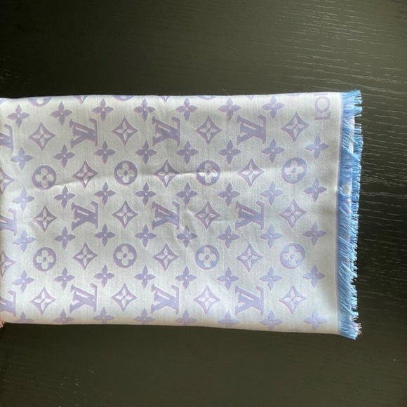 NEW Louis Vuitton Scraf - Picture 4 of 9